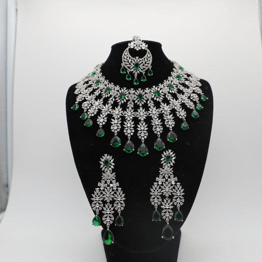 💚 Green American Diamond Jewelry Set – Necklace, Earrings & Tikka ✨
